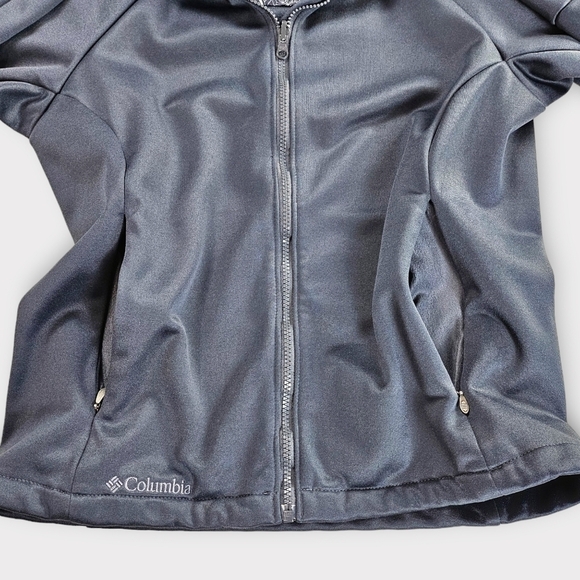 Columbia Interchange Base Layer  with Faux Fur Collar - Picture 10 of 16